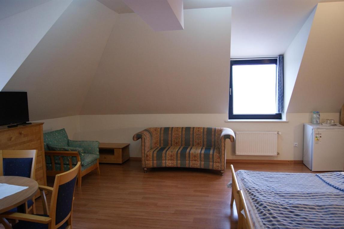 PAN Dom Pracy Twórczej w Wierzbie Wierzba Exterior foto